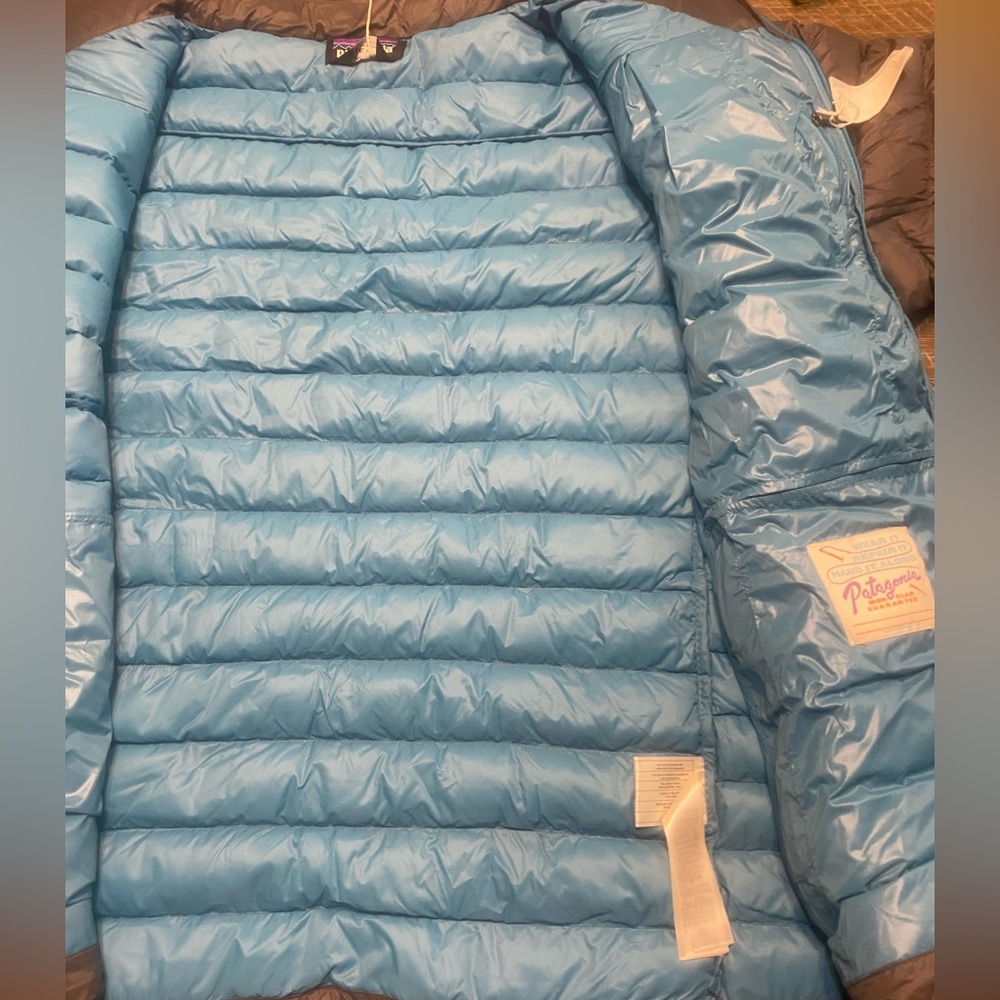 Patagonia Men’s Down Sweater - Picture 6 of 7
